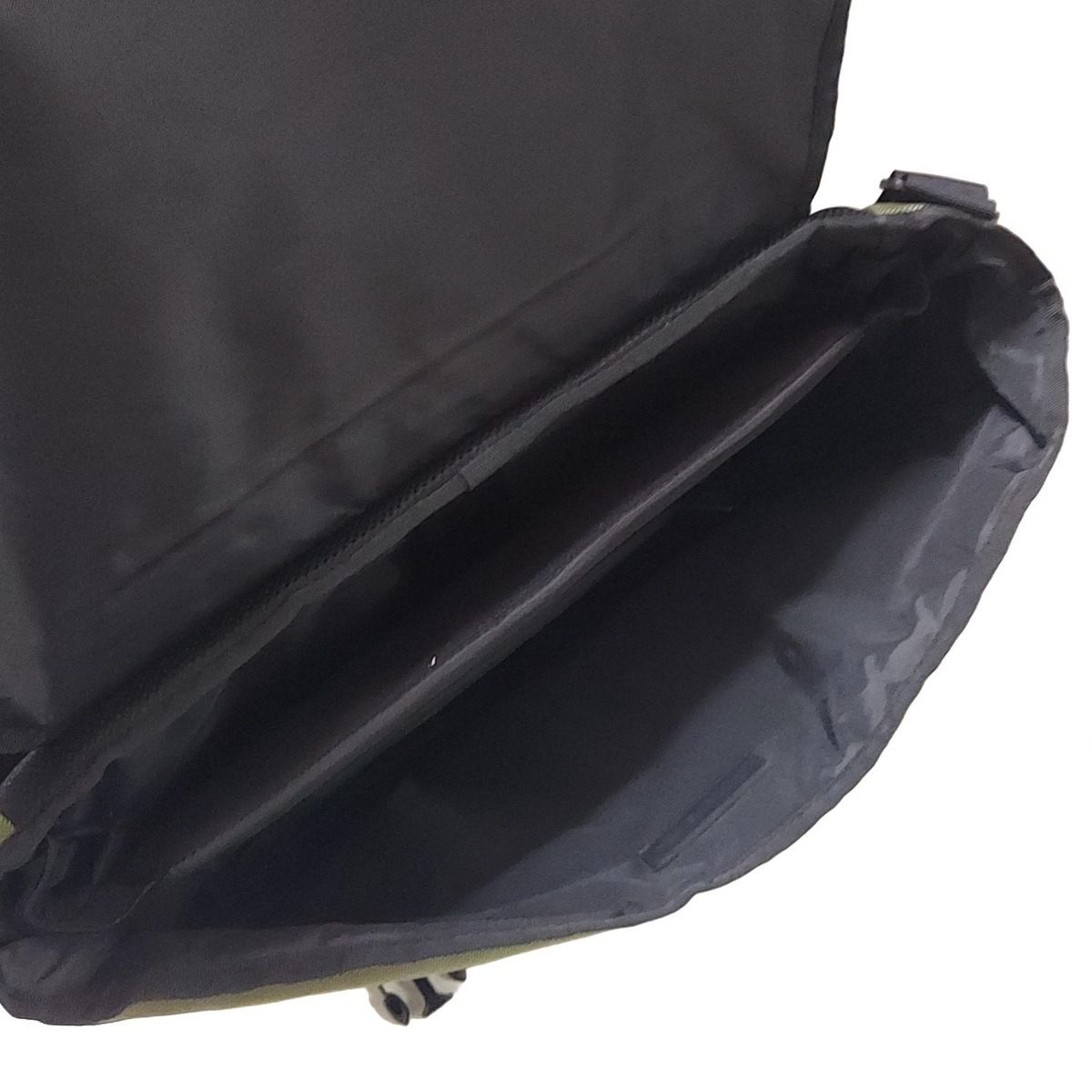 ラコステ ビジネスバッグ