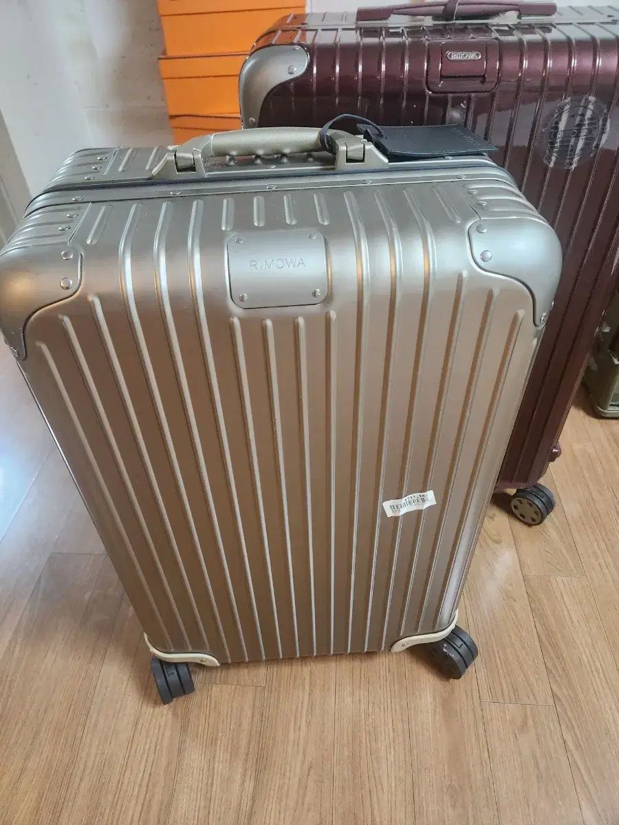 RIMOWA リモワ トパーズチタン 53