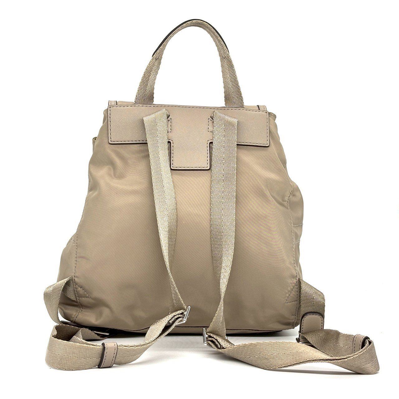 美品✨トリーバーチ リュック ペリーボンベ チェーン 巾着 レザー ロゴ 黒 美品✨トリーバーチ リュック ペリーボンベ チェーン 巾着