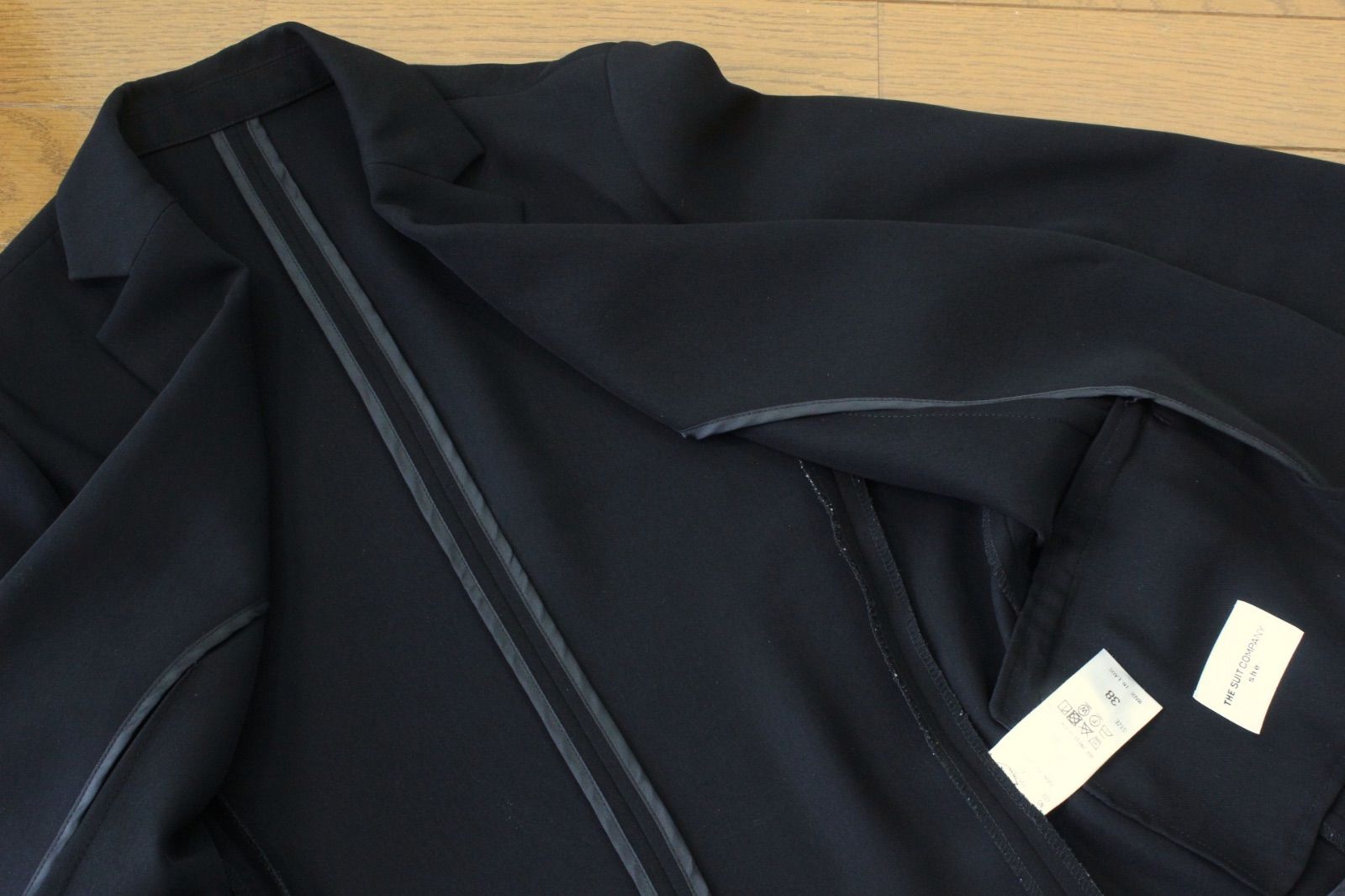 【極美品】THE SUIT COMPANY she パンツスーツ 上M下L THE SUIT COMPANY she セットアップスーツ グレー ストライプ