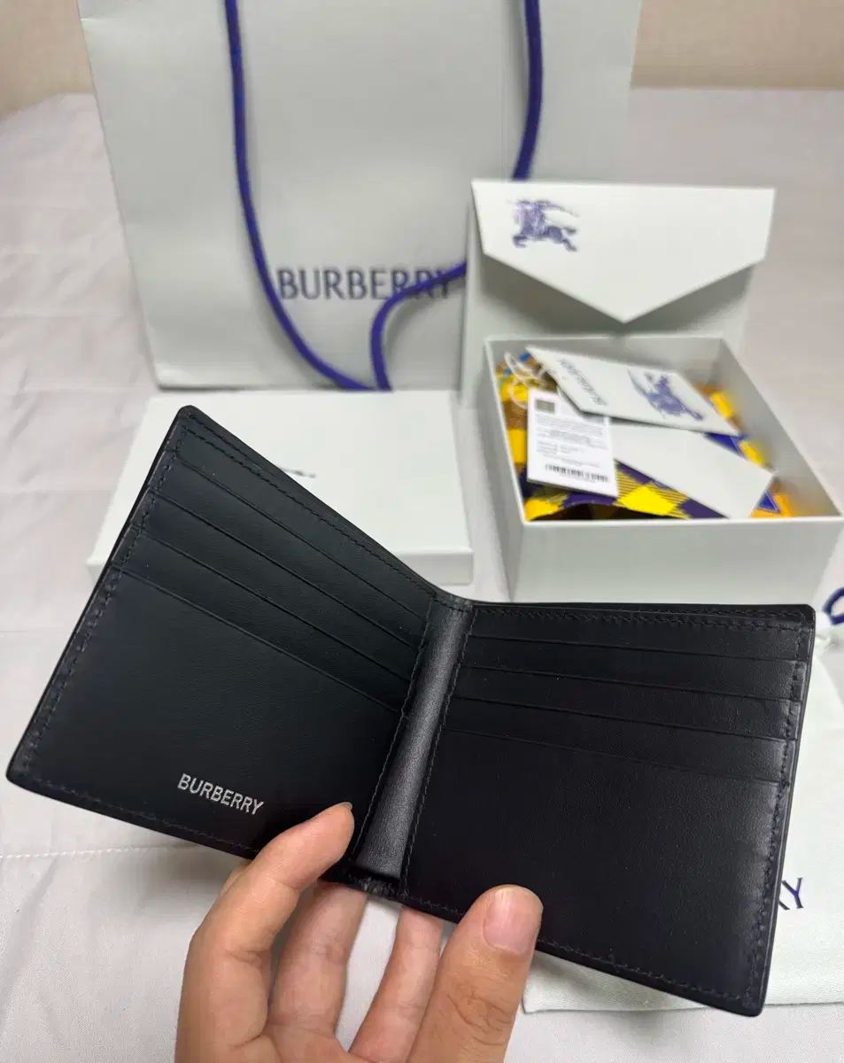 ベストコンディション 25 年 9 月 Burberry バーバリー バイフォールドウォレット 財布