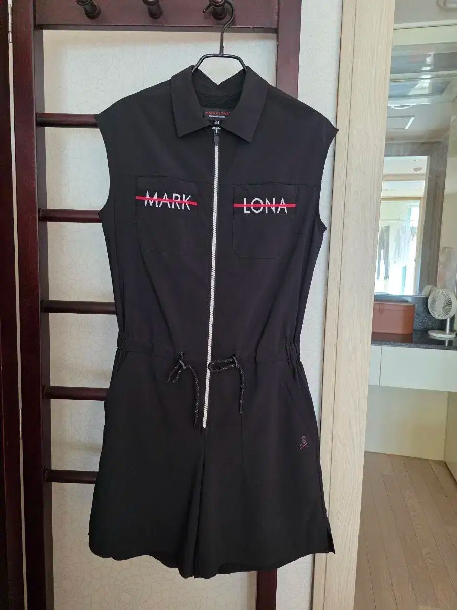 マーク・アローナ ジャンプスーツ 女性用ゴルフウェア ( XS ー S ）