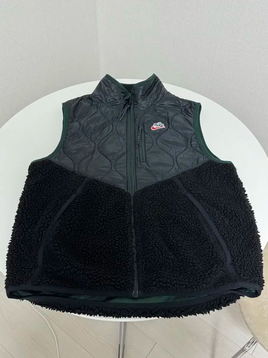 Nike ナイキ ヘリテージ シェルパ ダウンベスト L