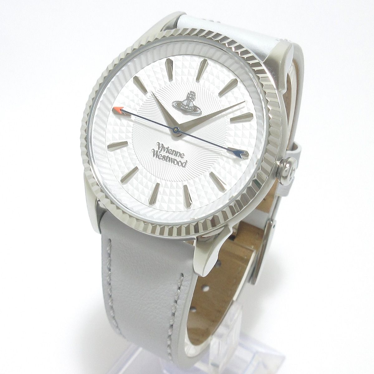 新品⭐︎VivienneWestwood 腕時計 オーブ ホワイト文字盤 白ベルト VivienneWestwood 腕時計 オーブ ホワイト文字盤 白ベルト