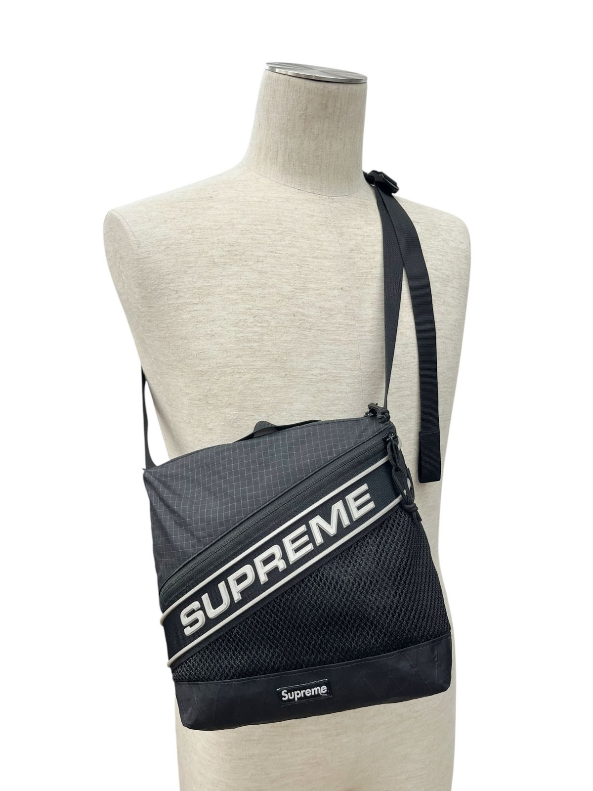 Supreme (シュプリーム) 23AW Logo Shoulder Bag ロゴラバー