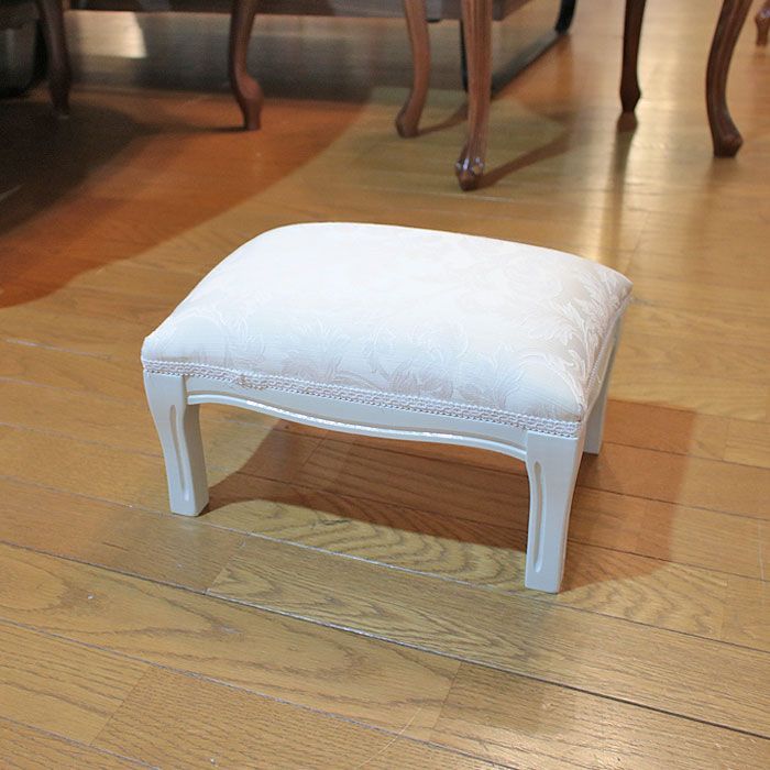 イタリア製 フットスツール Foot Stool ベージュ・アラベスク オットマン 補助椅子 猫脚 玄関用 椅子 インテリア 玄関椅子 チェア イス  小さい 足置き 輸入家具 軽量 おしゃれ かわいい 美品 店頭展示品 - メルカリ