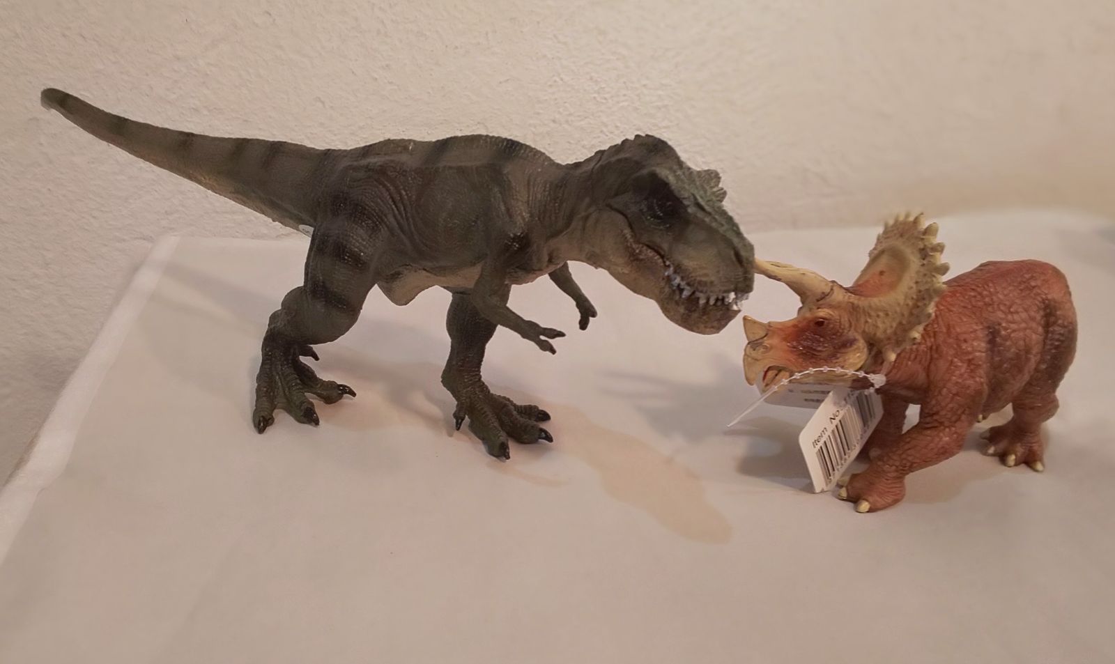 ☆ティラノサウルス 32cm ＆ トリケラトプス リアル 恐竜の2体セット