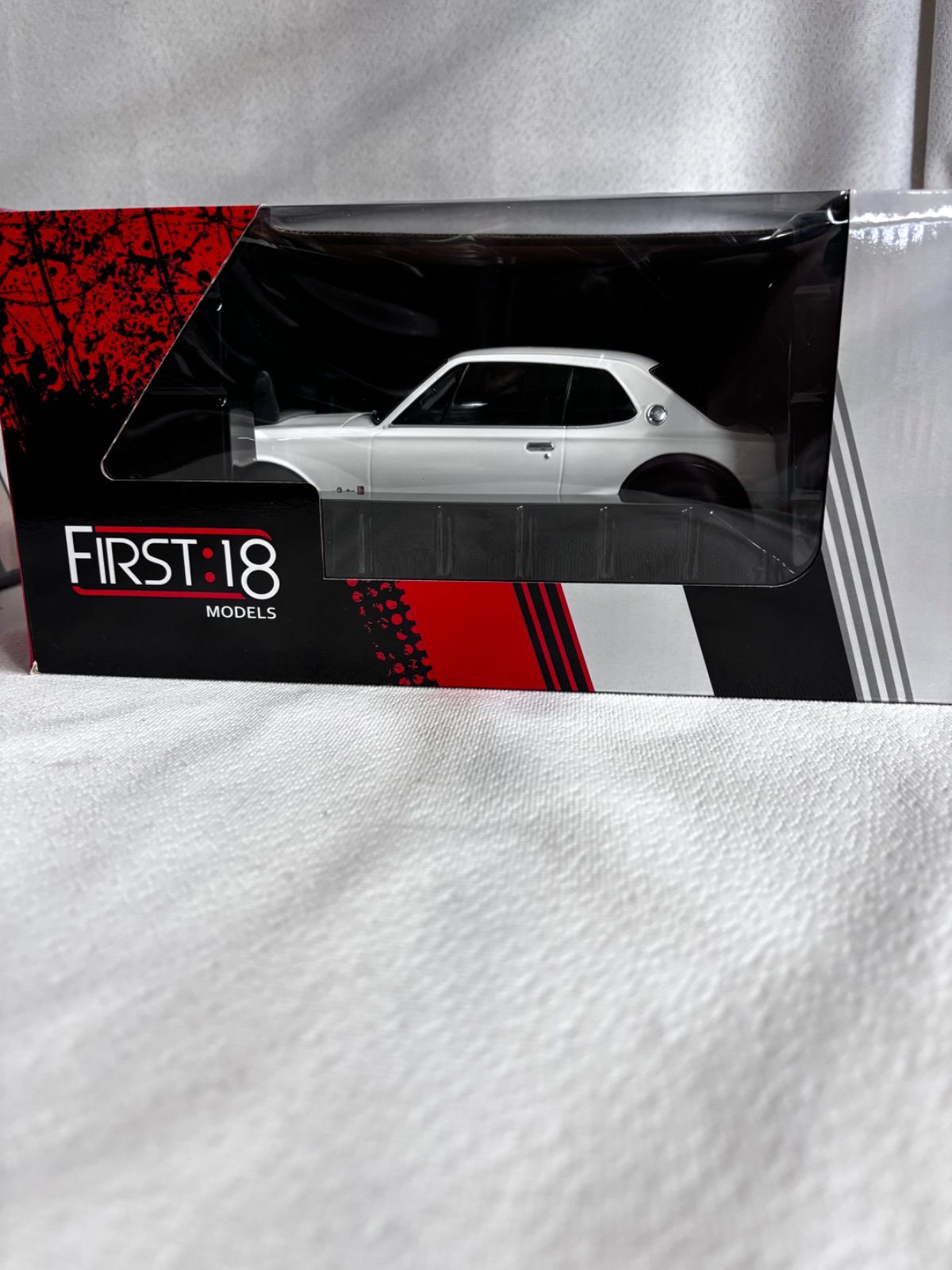 First 18 MODELS NISSAN SKYLINE GT-R KPGC10 WHITE 日産 ニッサン ホワイト ホビー プラモデル 模型 F18-002