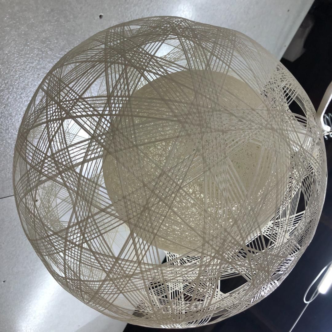 糸巻きデザイン