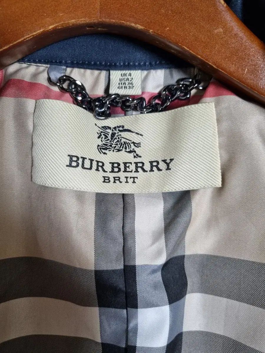 バーバリー ブリット