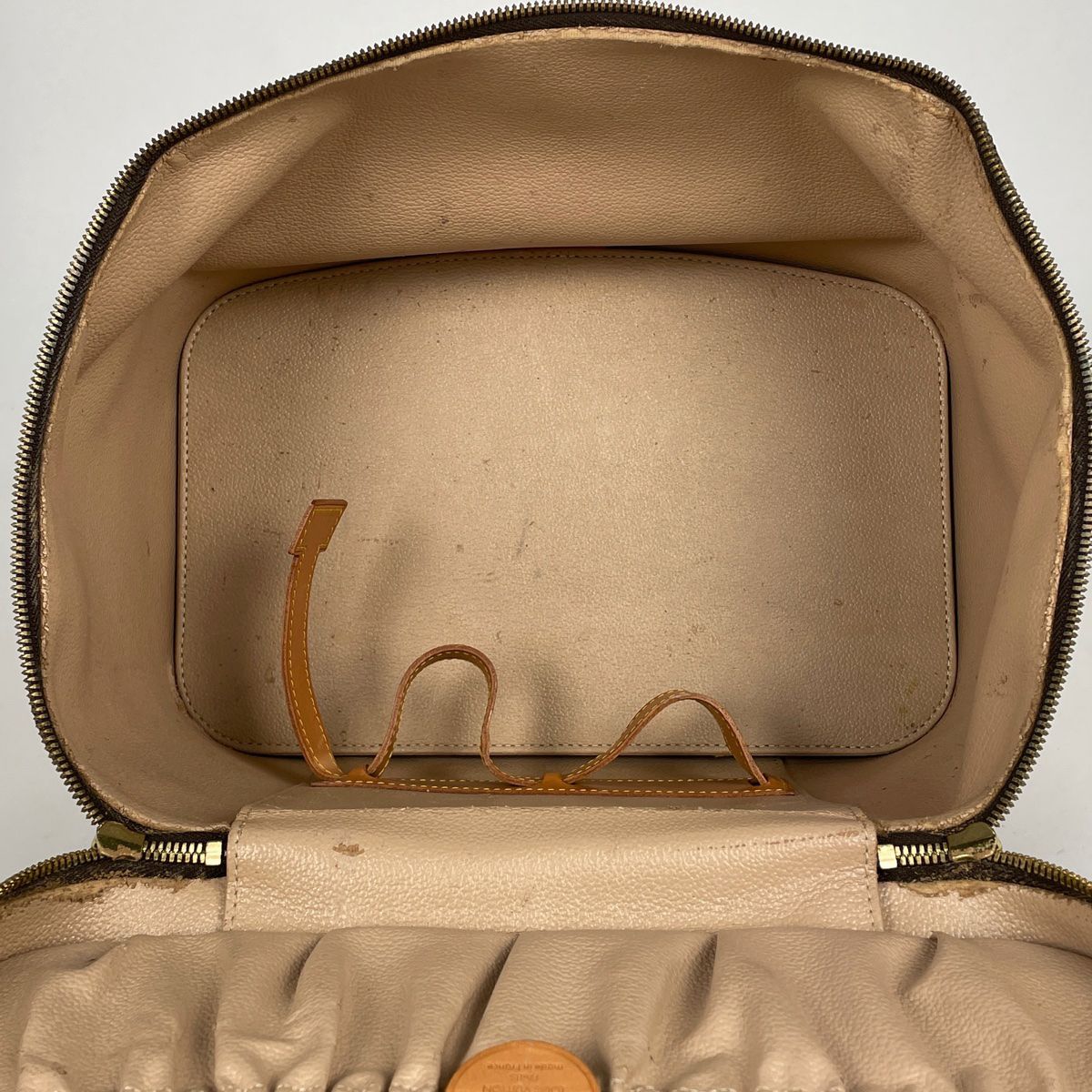 ルイ・ヴィトン LOUIS VUITTON テイクオフポーチ M82270 レザー