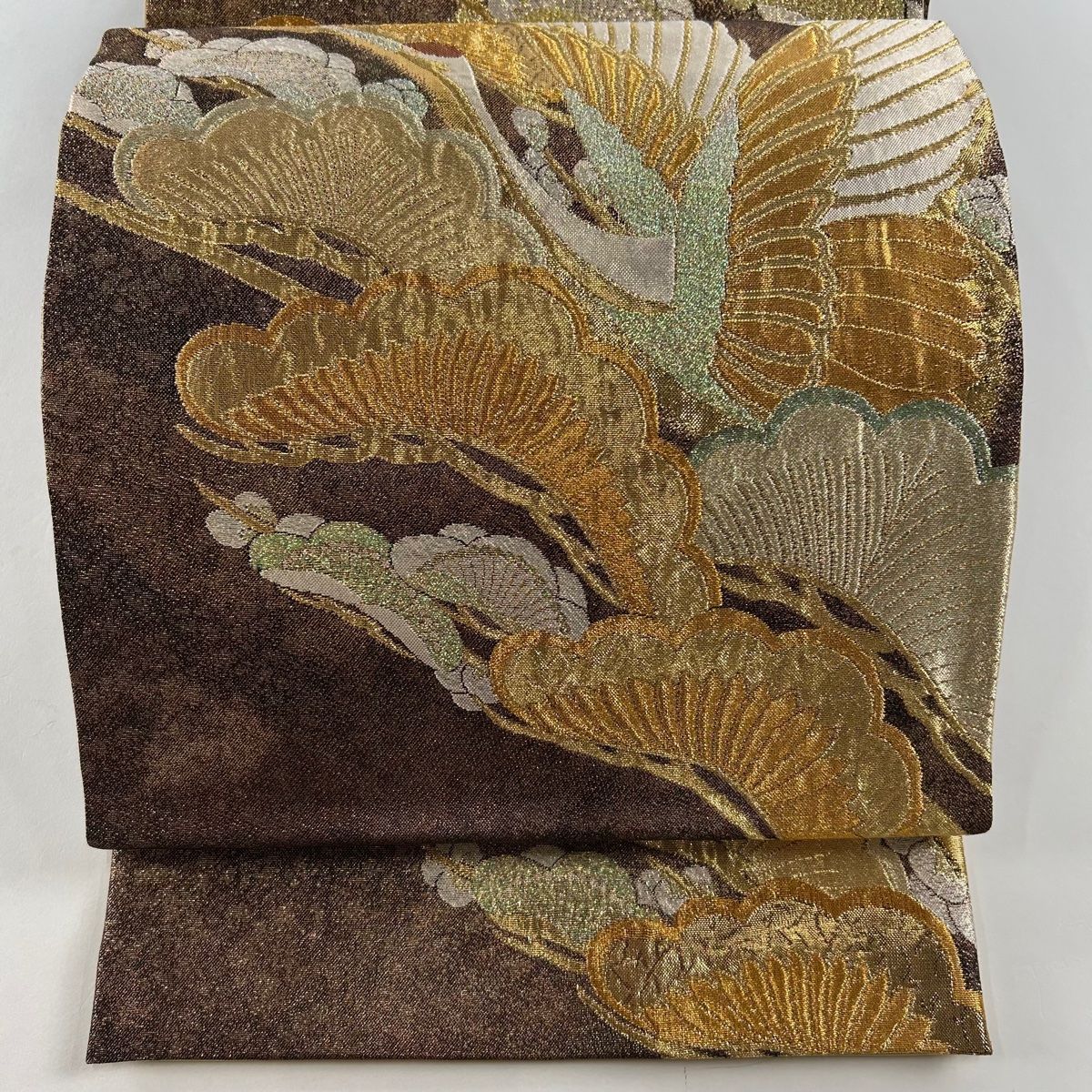 2025年のクリスマスの特別な衣装 金糸 松寿鶴飛翔文 秀品 美品 袋帯 箔 【中古 正絹 六通 茶色 着物・浴衣