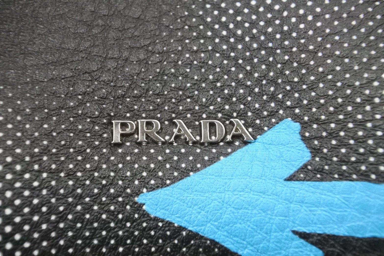 PRADAプラダブルーブラックうさぎラビットウサギ柄矢印グラフィック 