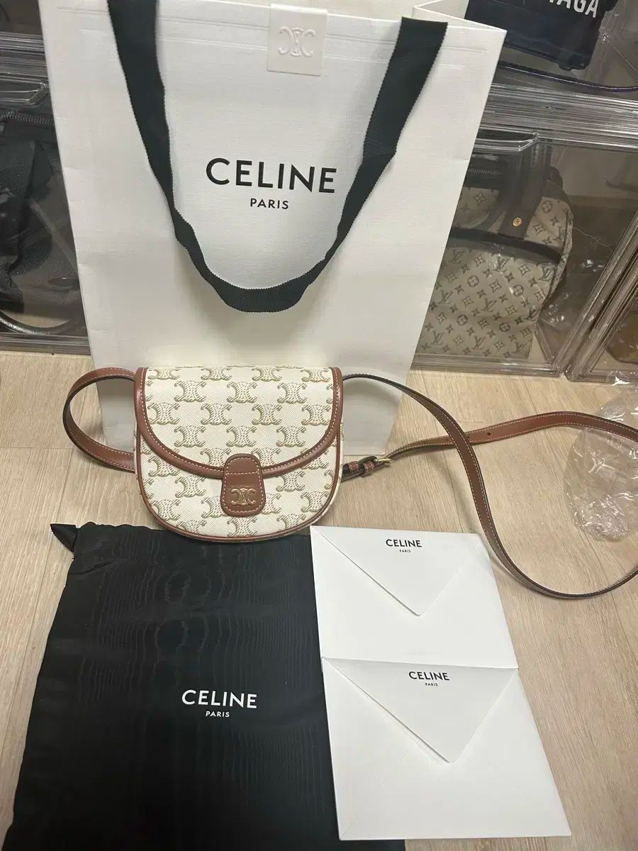 Celine セリーヌ キャメル ホワイト トリオンフ キャンバス ヴェルサーチェ