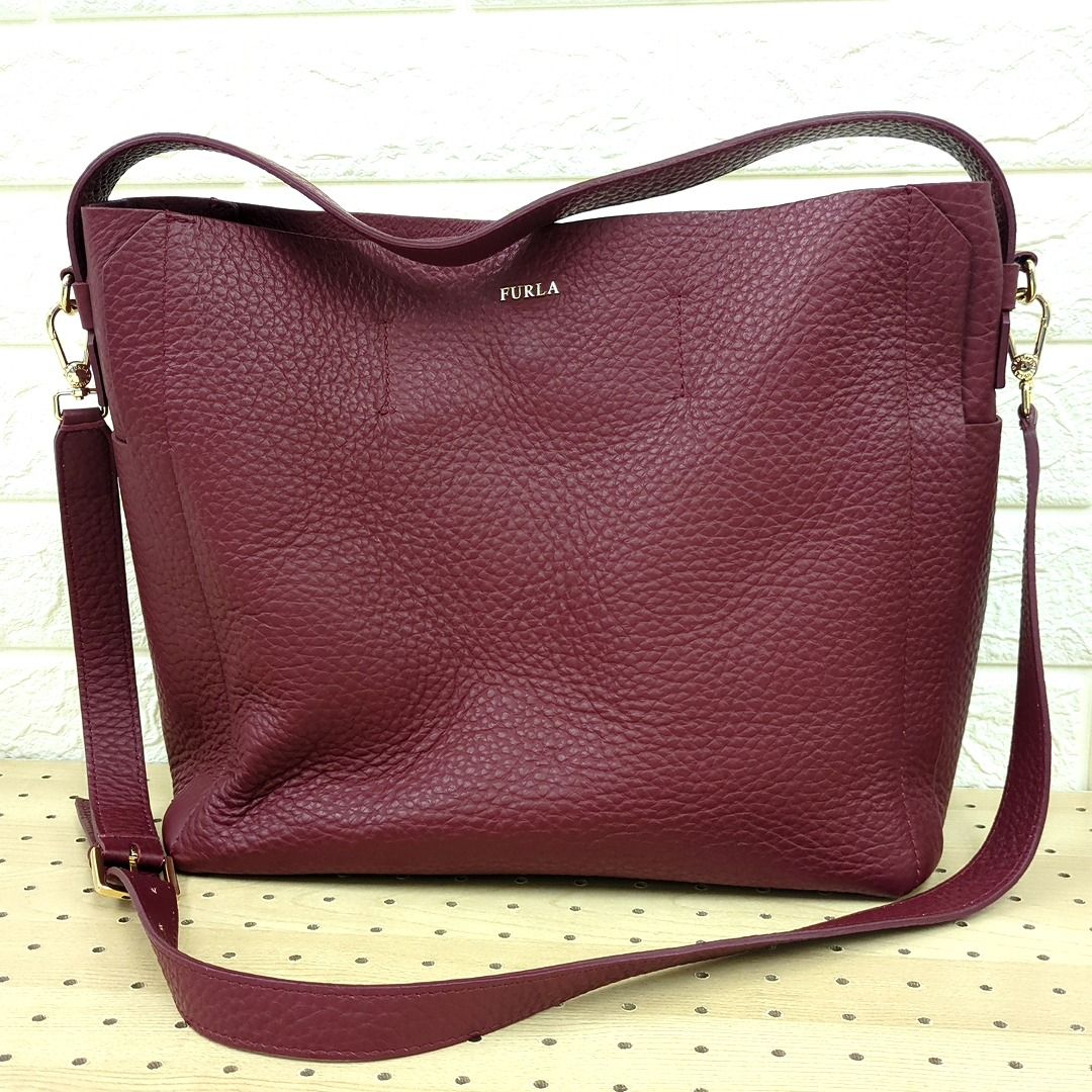 FURLA　フルラ　レザー　ショルダーバッグ　２WAY　ボルドー FURLAフルラレザーショルダーバッグ2WAYボルドー