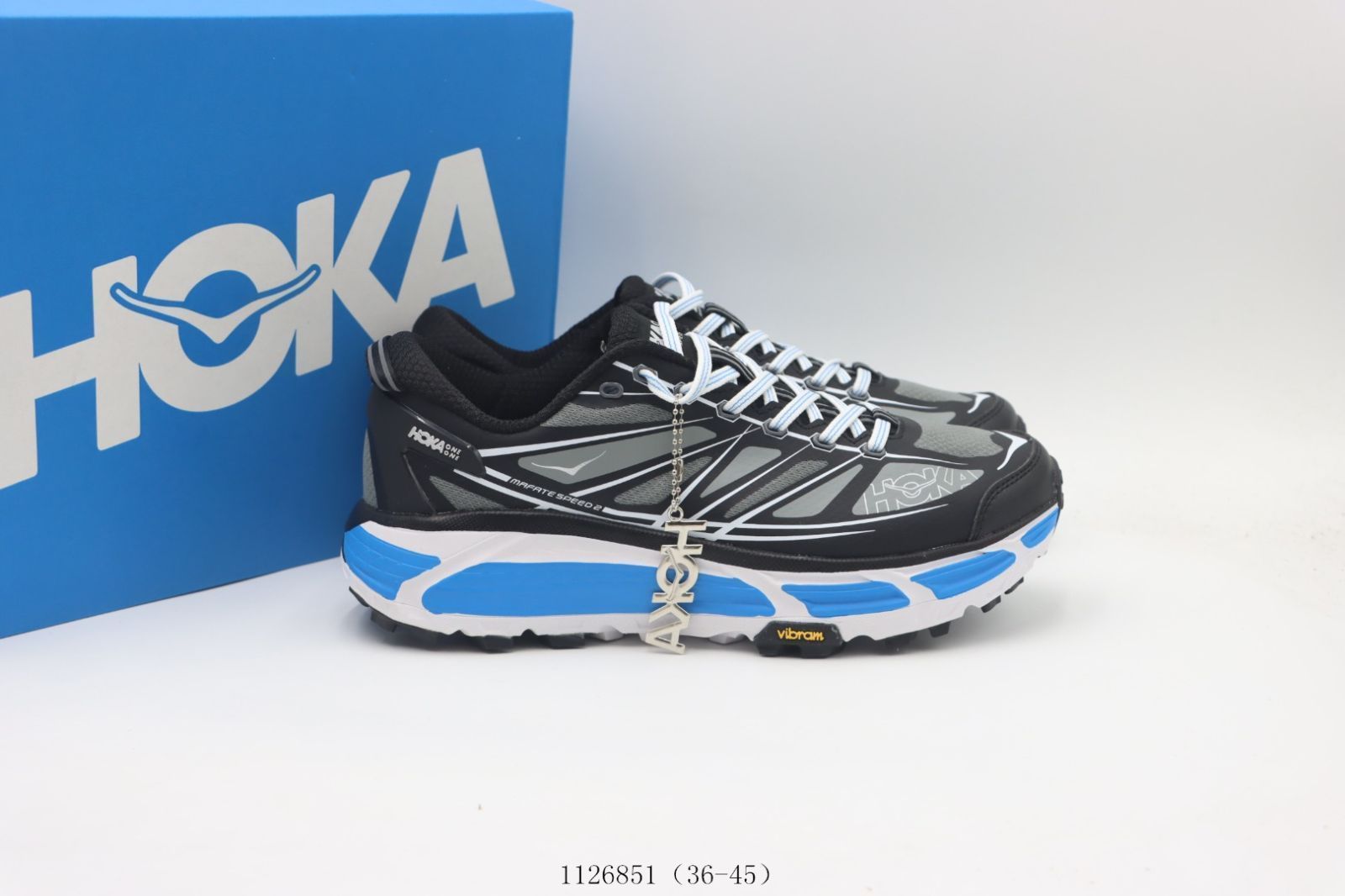 ランニングシューズ