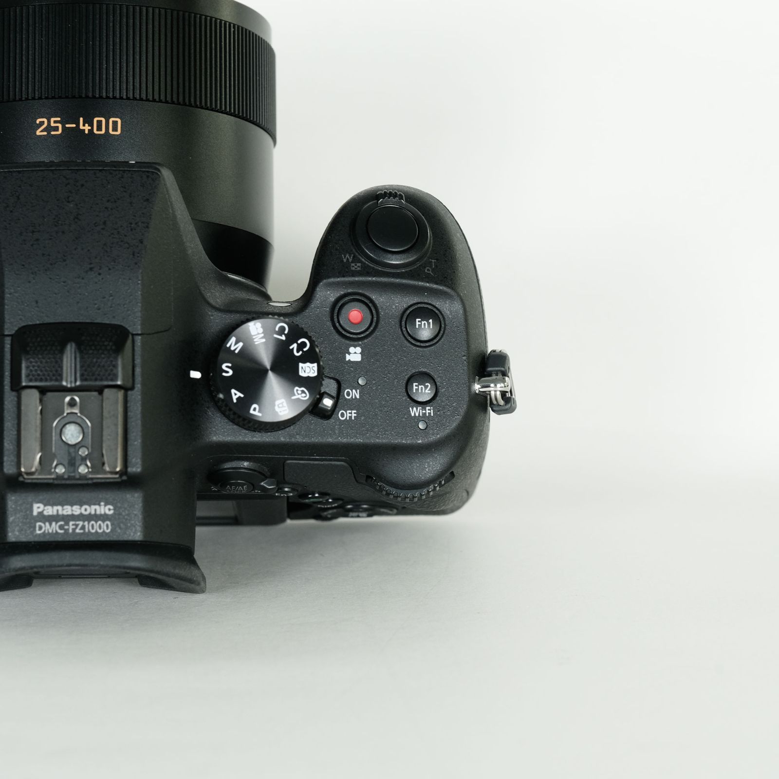 美品｜シャッター数75回｜バッテリー5つ、チャージャー2つ付 
