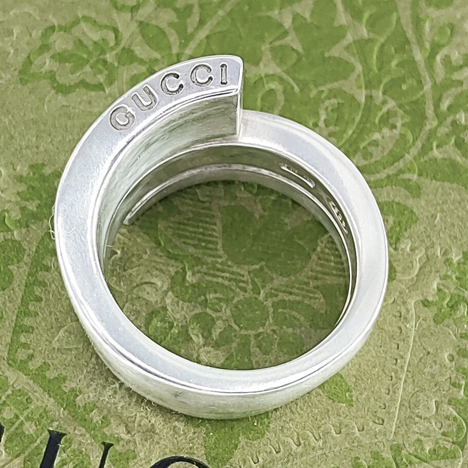 【GUCCIグッチ　スネークリング】シルバー925 13号（約11号） GUCCIグッチ スネークリング】シルバー925 13号（約11号） 【公式通販】