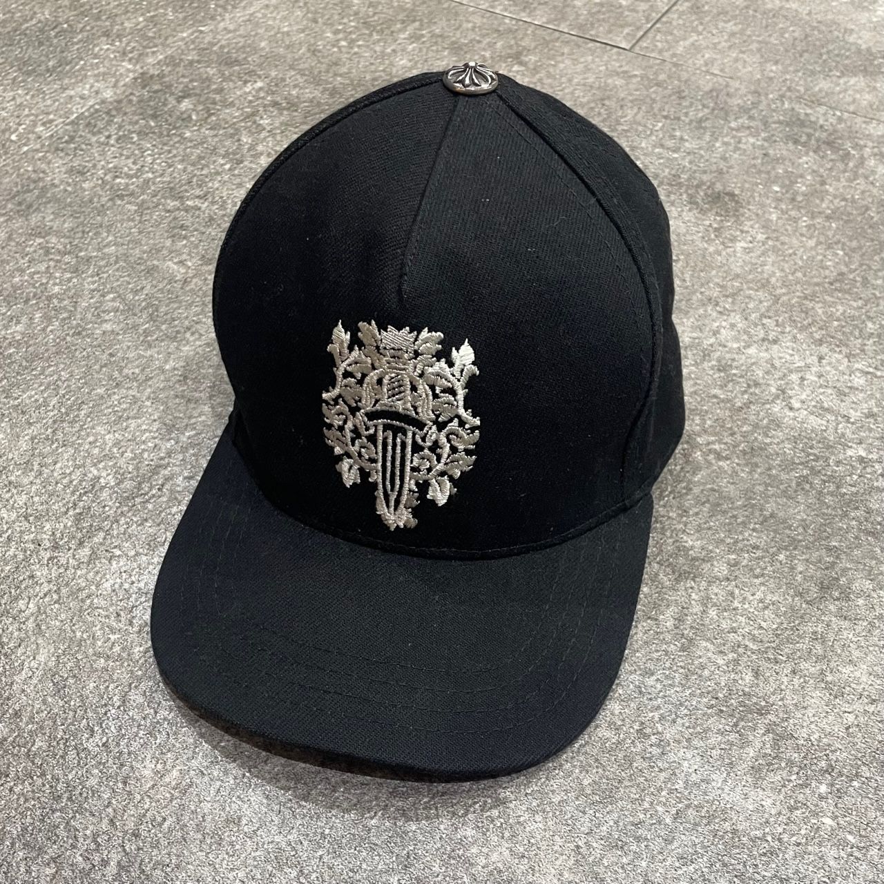 【国内正規品】クロムハーツキャップ　ジャパンタグ　現行モデル 国内正規 CHROME HEARTS ダガー 刺繡 キャップ クロムハーツ 63248A