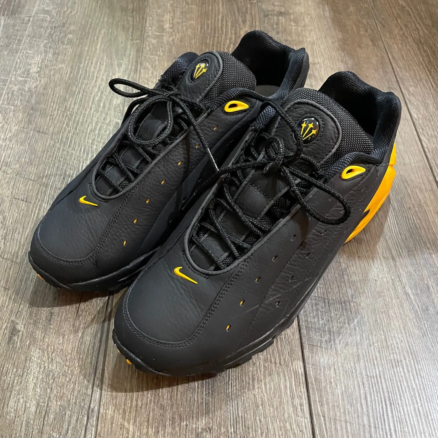 NIKE NOCTA ホットステップ エアテラ28cm黒黄色DH4692 ナイキ 【公式通販】