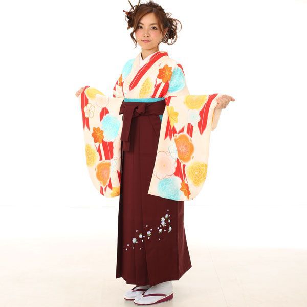 ベビー袴 ハンドメイド ベビー着物 白地に淡い黄色い花柄 刺繍 60 70