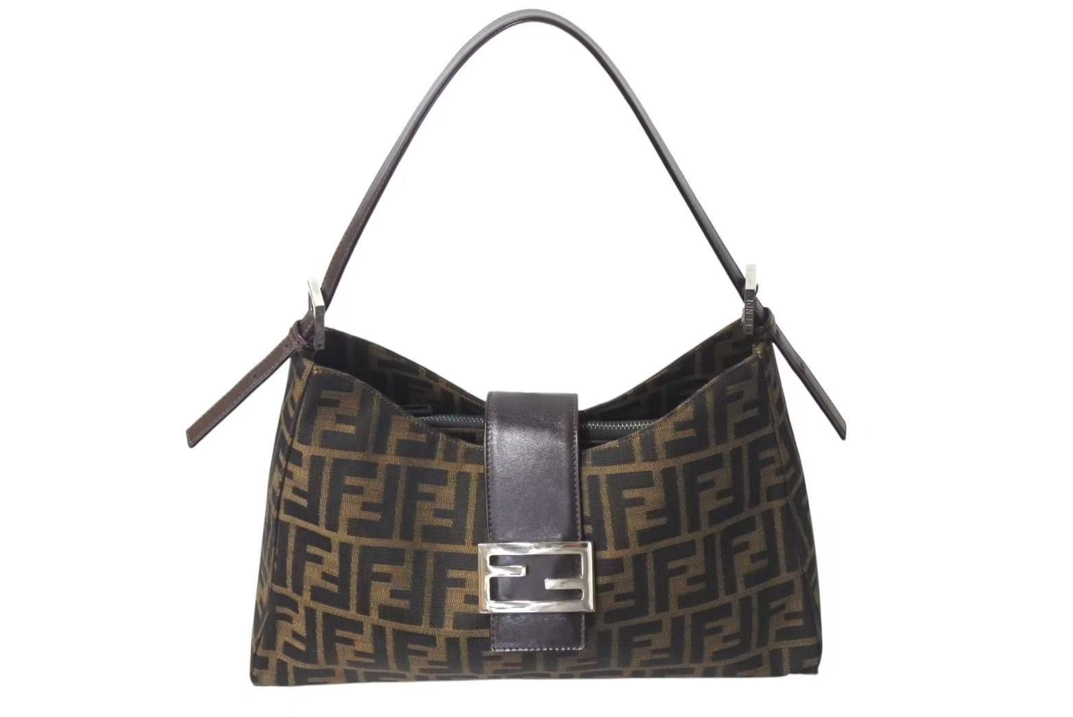 【ふるさと割】 美品・希少】FENDI ゴールド レザー ズッカ柄 ワンショルダー バッグ