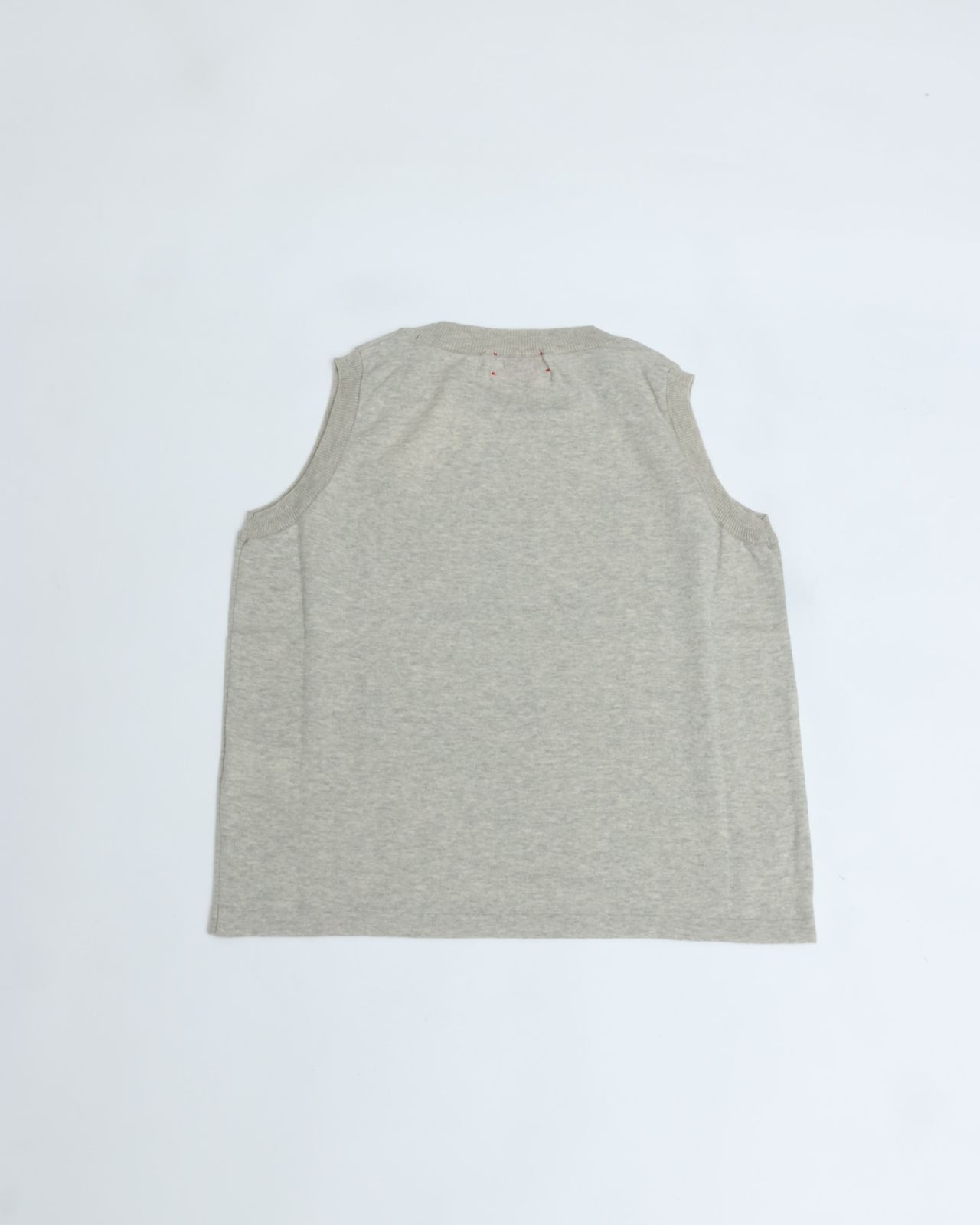 SLEEVELESS
