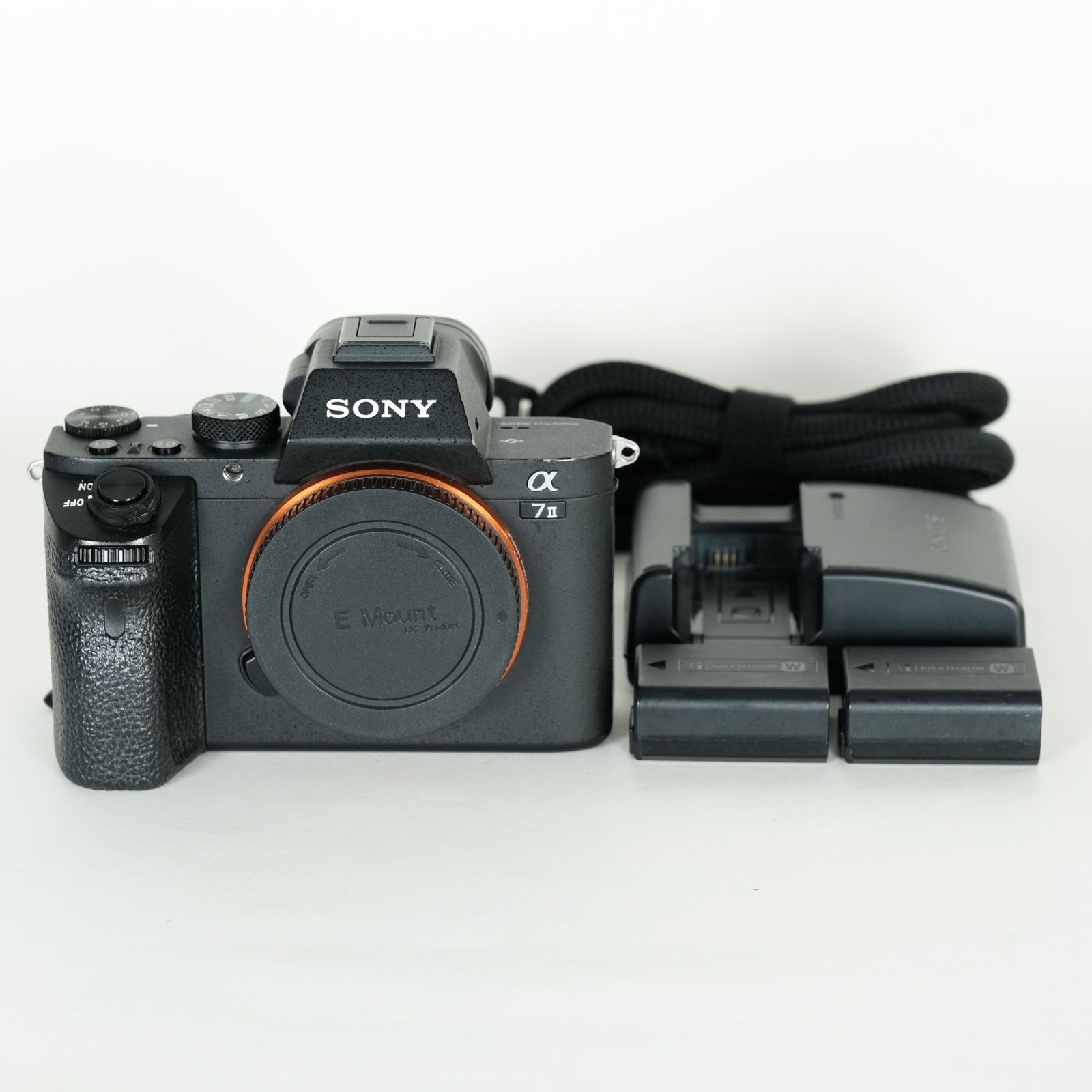 ソニーα7II 標準ズームセット　シャッター数2584と極少ほぼ新品 並品｜シャッター数23,739回｜バッテリー2個付] SONY α7 II