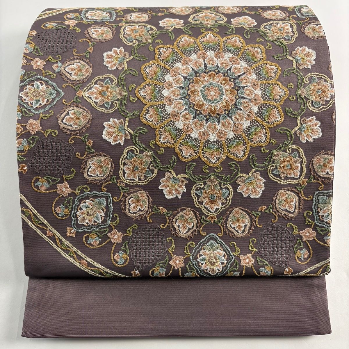 袋帯 秀品 華文 刺繍 紫 お太鼓柄 正絹