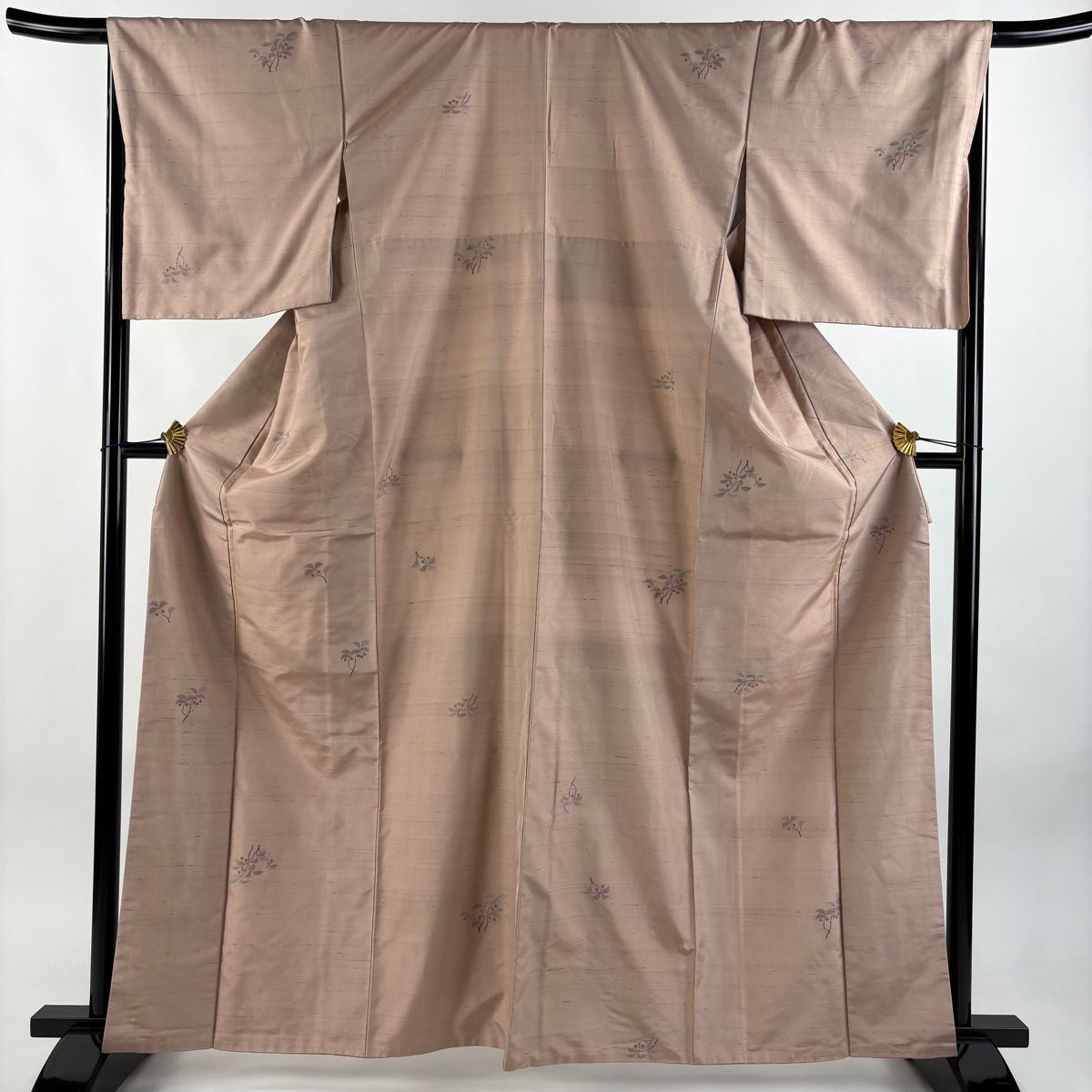 紬 身丈163.5cm 裄丈68cm L 袷 葉と実 ピンクベージュ 正絹