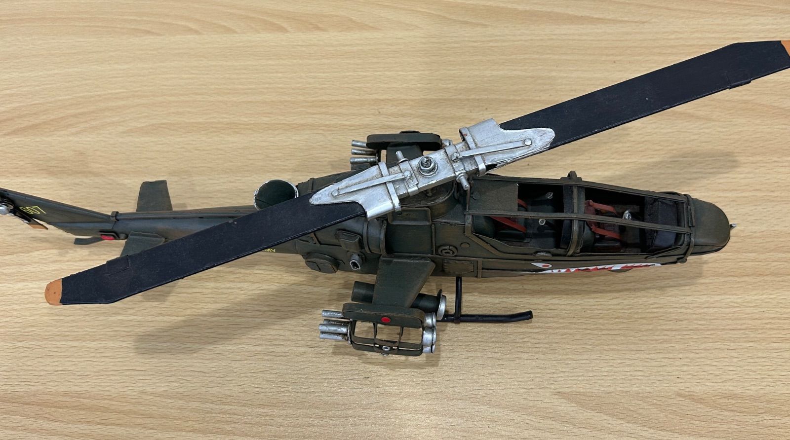 AH-1 コブラ ブリキ製ヘリコプター アメリカン