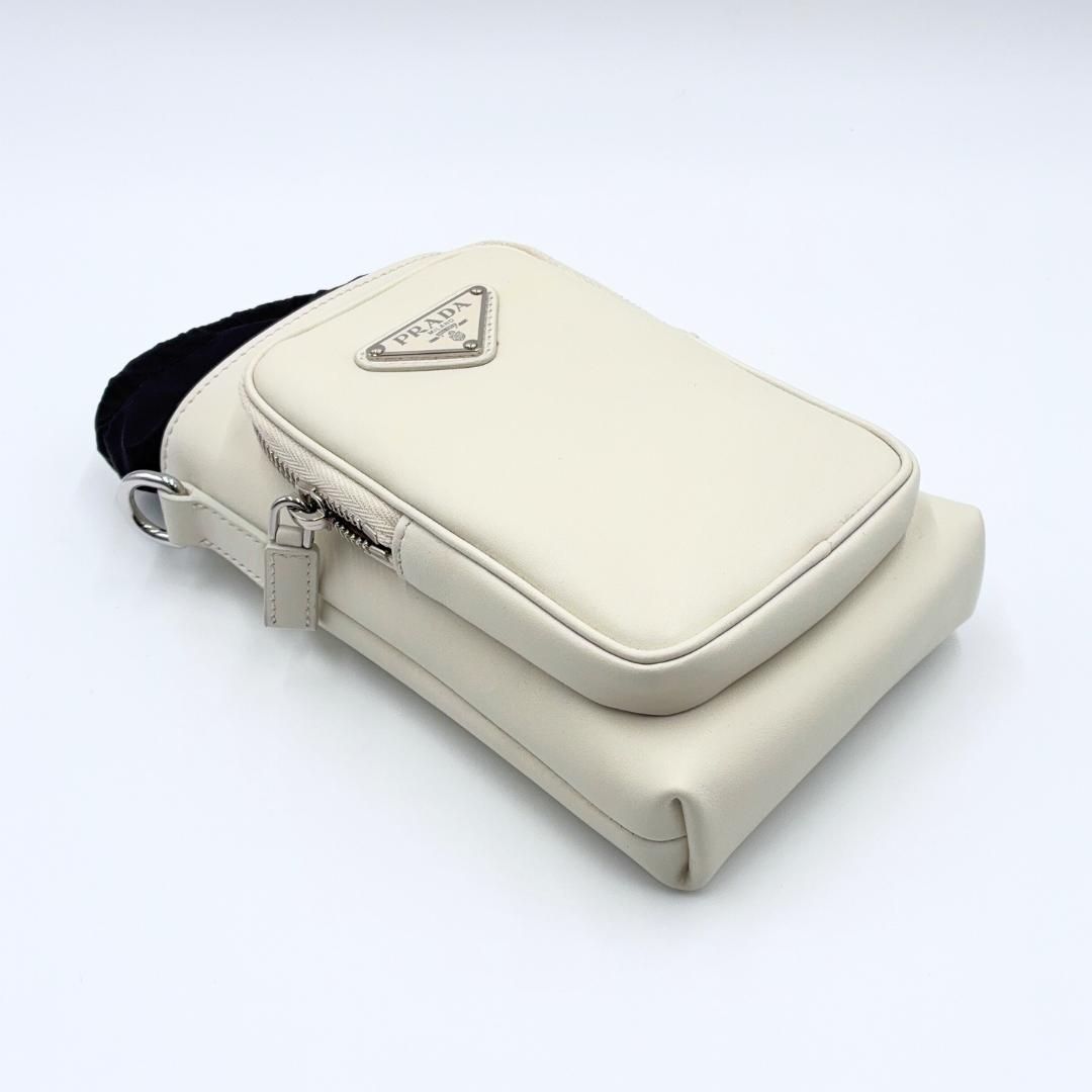 新品】PRADA レザー スマートフォンケース ホワイト 2ZH155