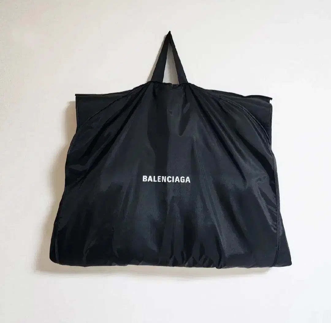 ✿ BALENCIAGA