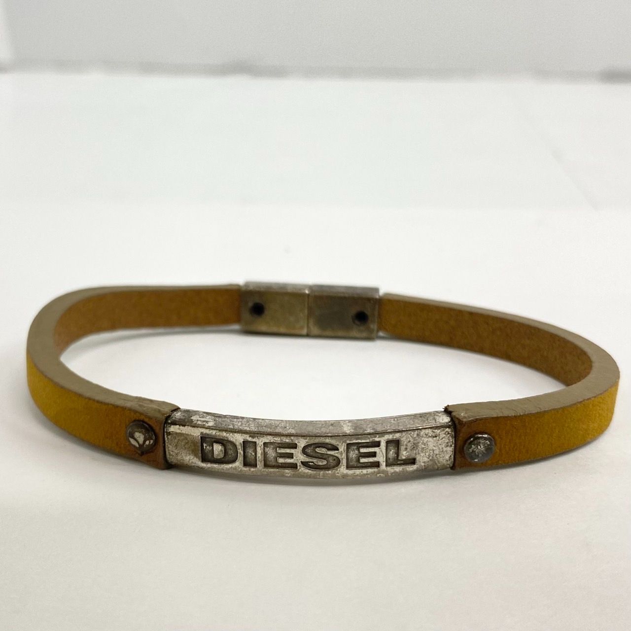 h52189 ディーゼル DIESEL 本革レザー ブラウン色 ロゴ アクセサリー ブレスレット バングル