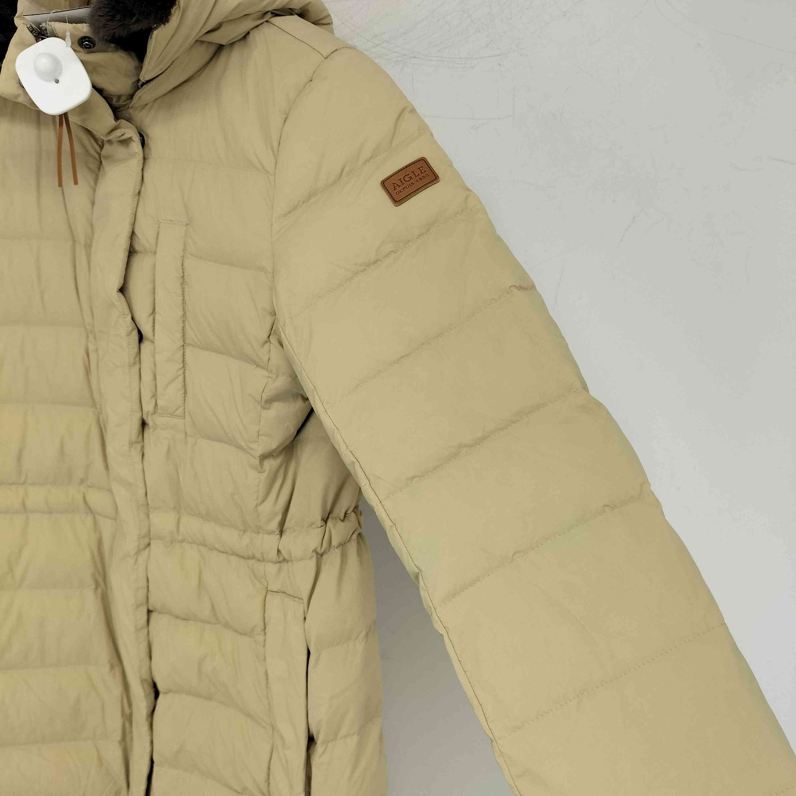 エーグル AIGLE フェイクファー付きフーデッドロングダウン