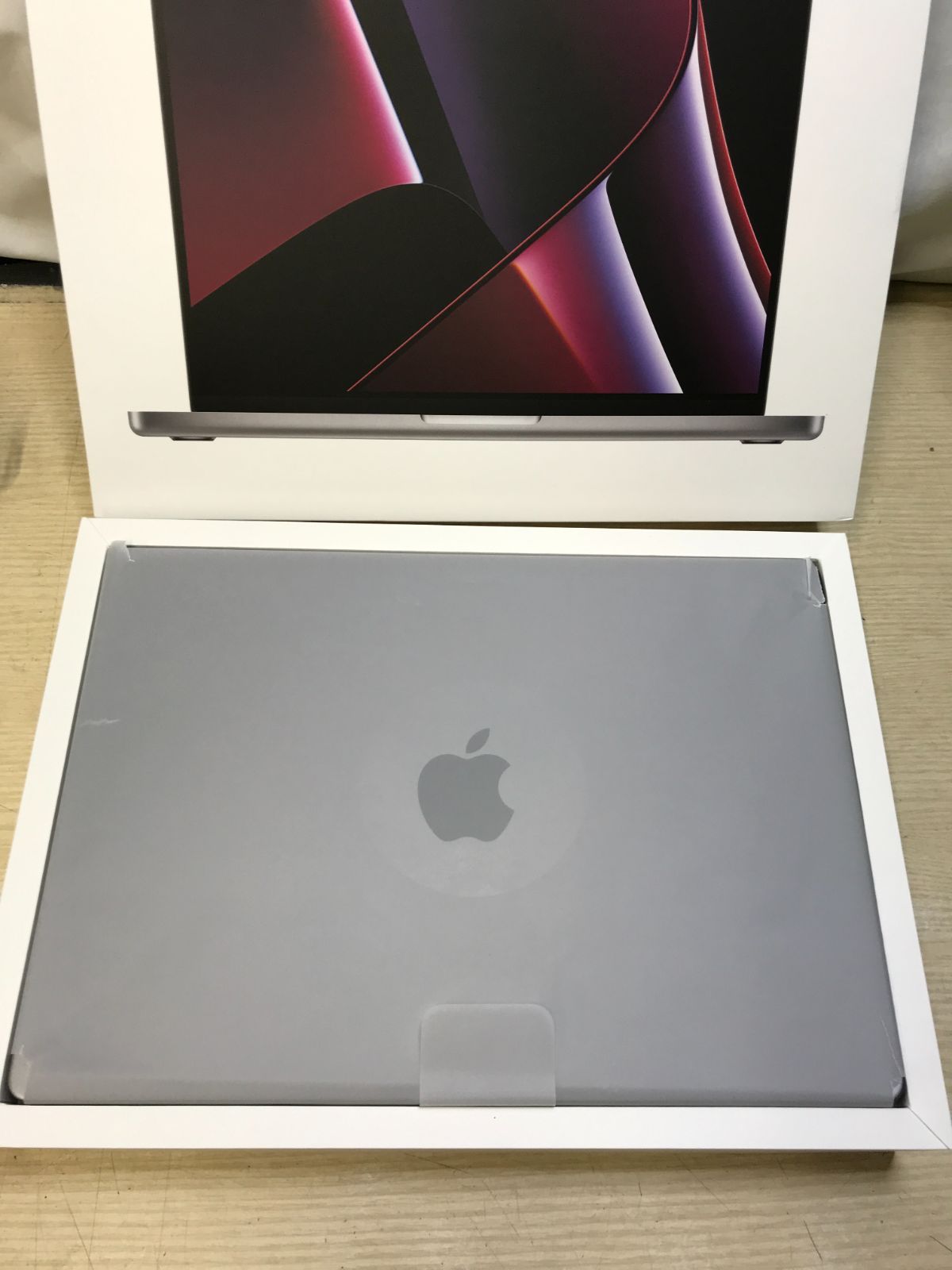 01】Apple MacBook Pro Liquid Retina XDRディスプレイ 14.2ンチ MacOS Ventura MPHE3J/A  スペースグレイ(01-4942) メルカリ