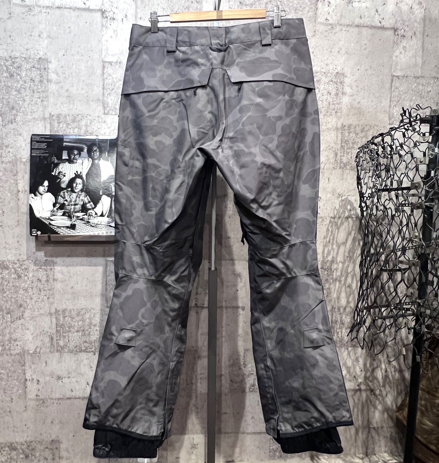 BURTON - 美品 バートン ak ゴアテックス CYCLIC PANT 迷彩 パンツ M BURTON GORE-TEX カモフラ 美品 バートン ak ゴアテックス CYCLIC PANT 迷彩 パンツ M