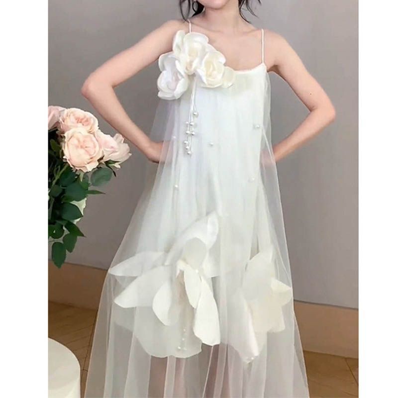 ウエディングドレス aライン ミニ丈 透け感 白 袖なし キャミソールドレス 花 コサージュ 花嫁 結婚式パーティードレス ブライダル ふんわり レイヤー イブニングドレス前撮り後撮り 披露宴 ❤️ウエディングドレス aライン ミニ丈 透け感 白 袖なし