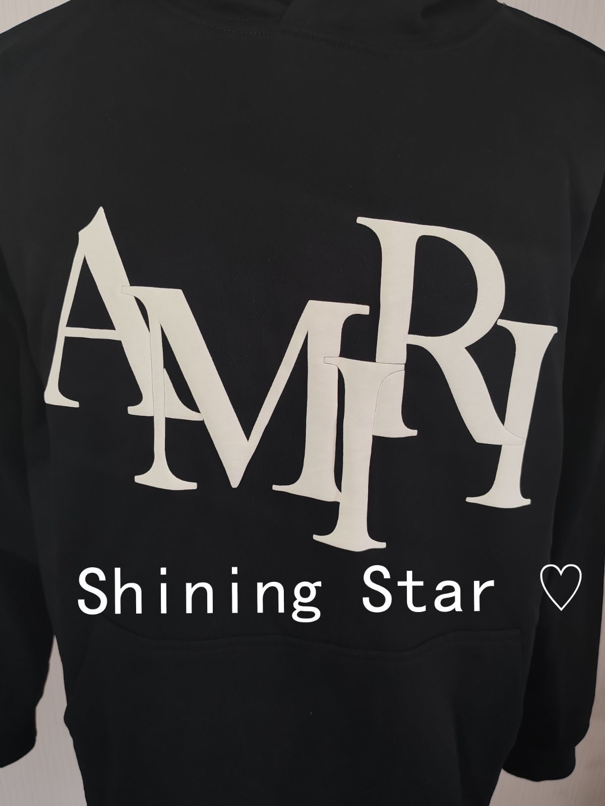 関税負担なし◆AMIRI◆スタッガードロゴパーカー Amiri アミリ スタッガード パーカー ロゴ フード ポケット