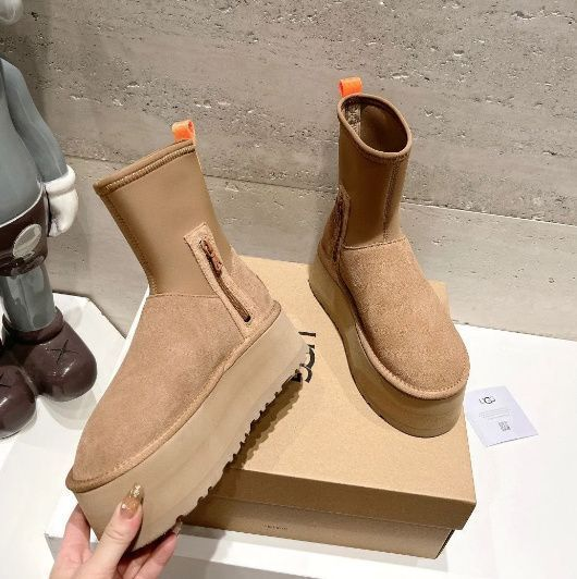 【人気商品・新品未使用】大人気 UGG アグ ブーツ レディース クラシック ディッパー Classic Dipper 箱付RR