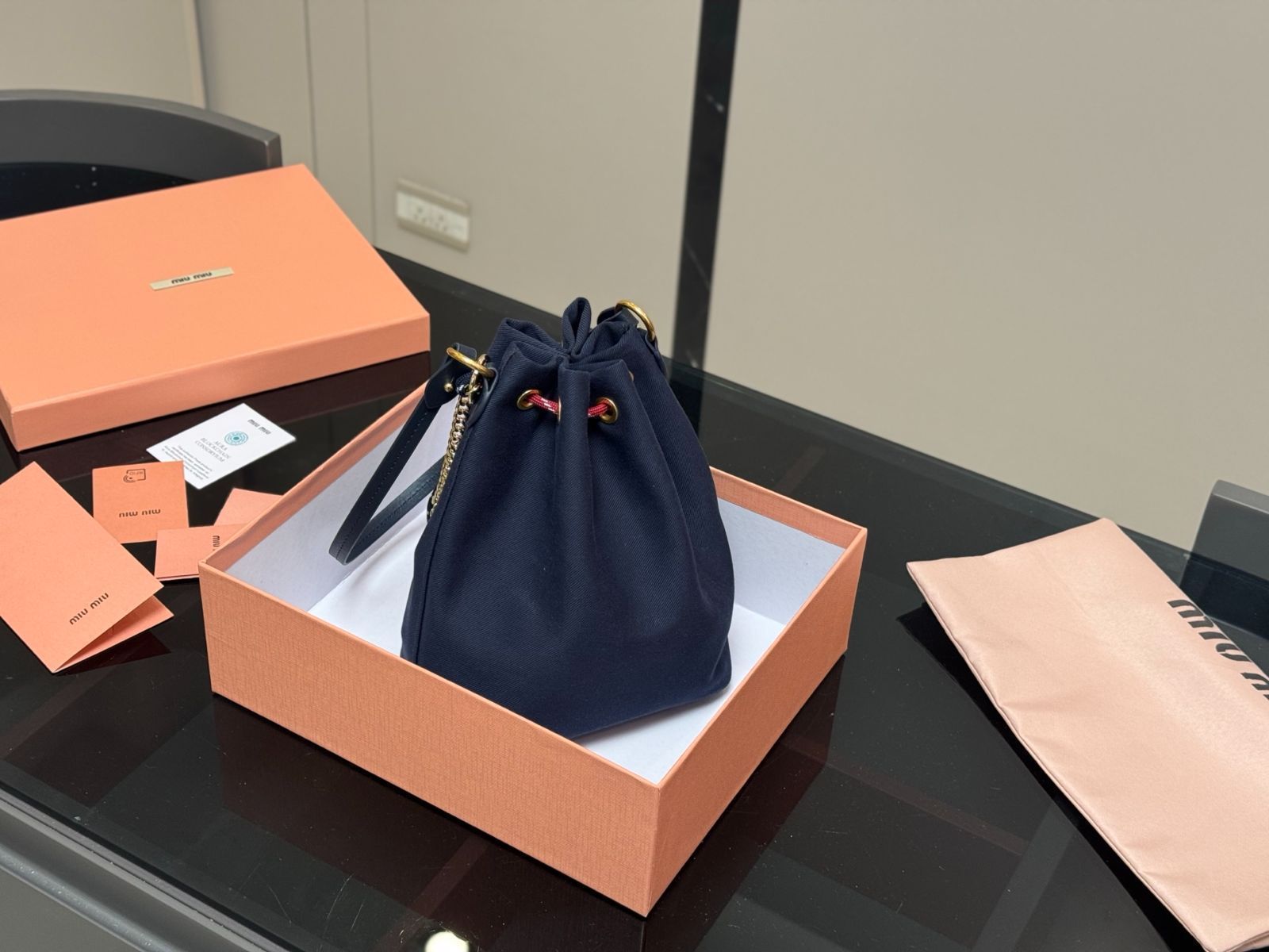 MIUMIUバケツバッグです 210.jpg