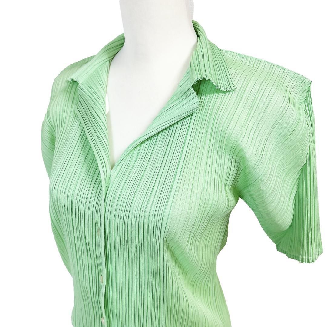 ライトグリーン