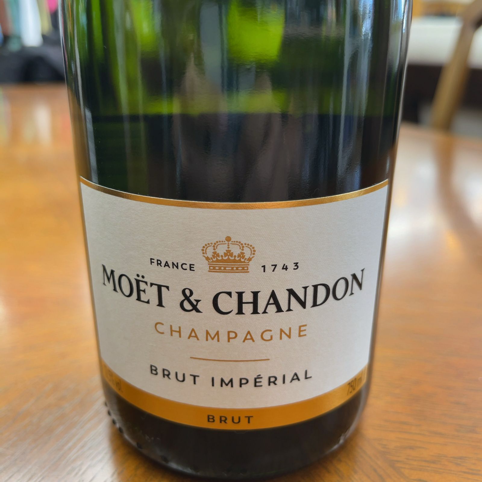 MOËT &amp; CHANDON - 【正規品・新品】モエシャンドン750ml x4本　箱無し　値下げ交渉承ります。 箱なし】フランス シャンパーニュ モエ・エ・シャンドン