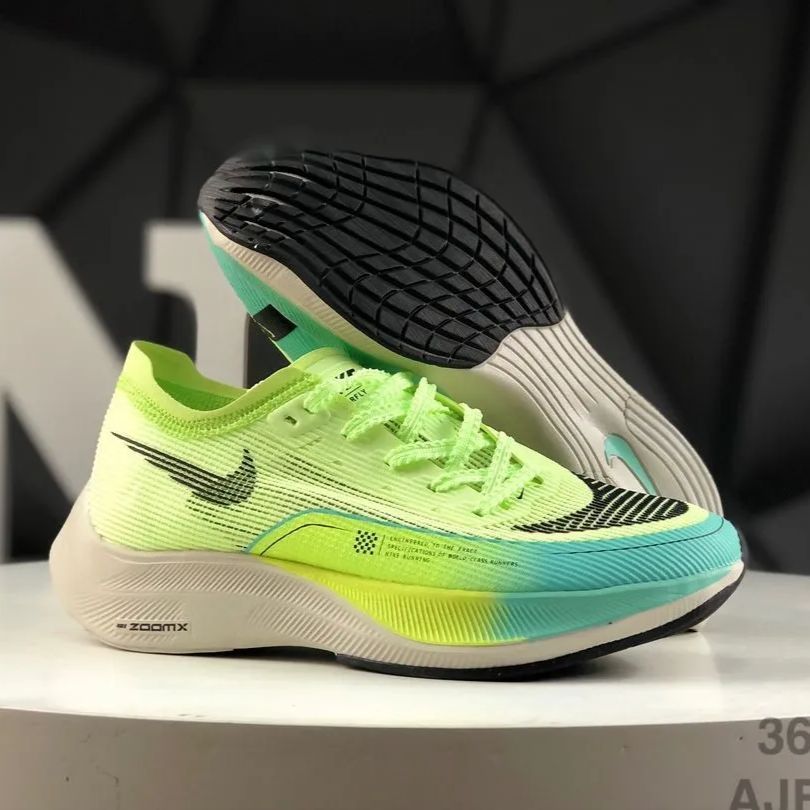 新品 未使用 Nike ZoomX Vaporfly Next% 2 ナイキ ズームX ヴェイパーフライ ネクスト％ 2 ランニングシューズ 男女兼用  CU4123-700 - メルカリ