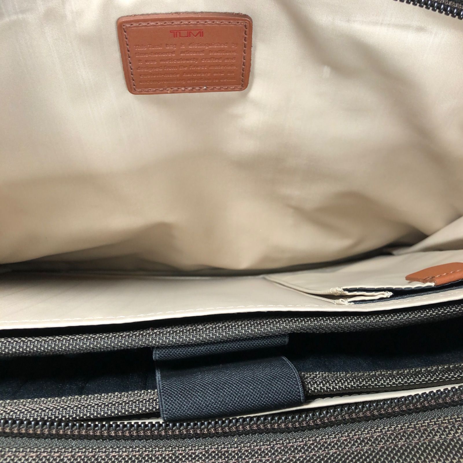 ビジネスバッグ ブラウン