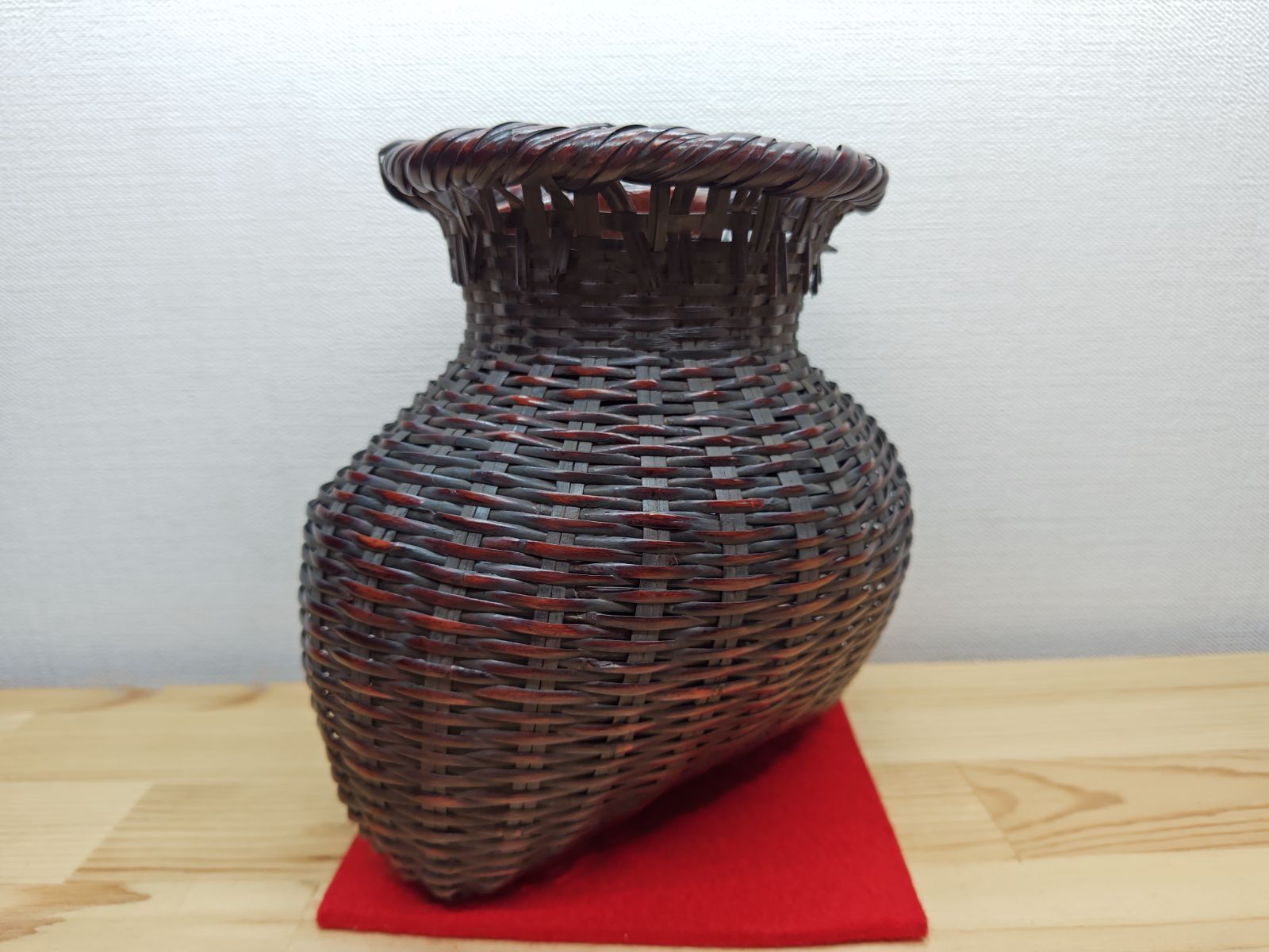 送料込【逢絢亭】茶道具 花入 花籠 花篭 唐物写 落としは竹製 篭師 鈴木竹朋斎 逢絢亭】茶道具 花入 花籠 花篭 唐物写 落としは竹製 篭師 鈴木竹朋斎