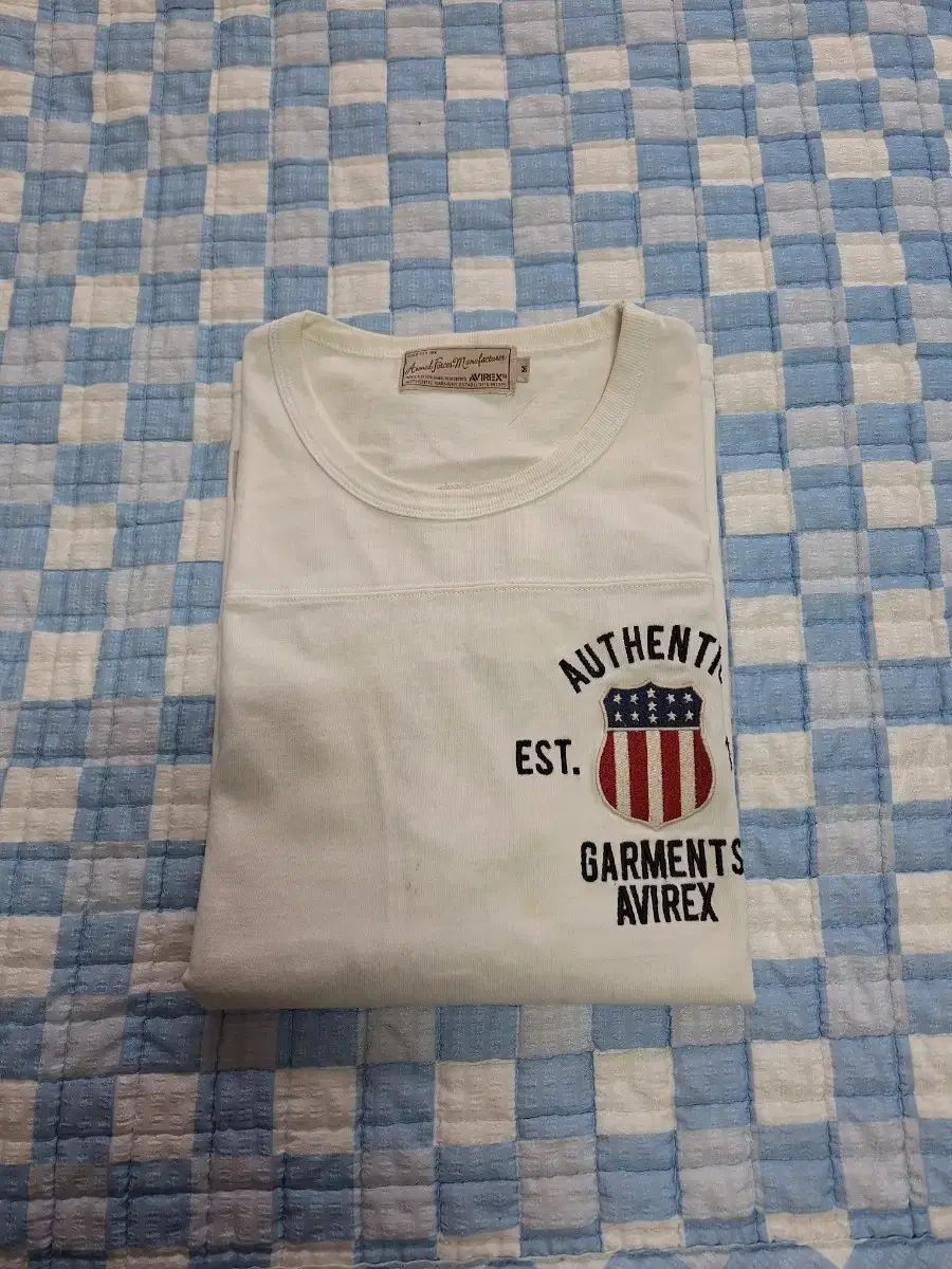 アヴィレックス 薄いベージュ色 半袖 Tシャツ WWW_NOITHATQUANGTHANH_NET