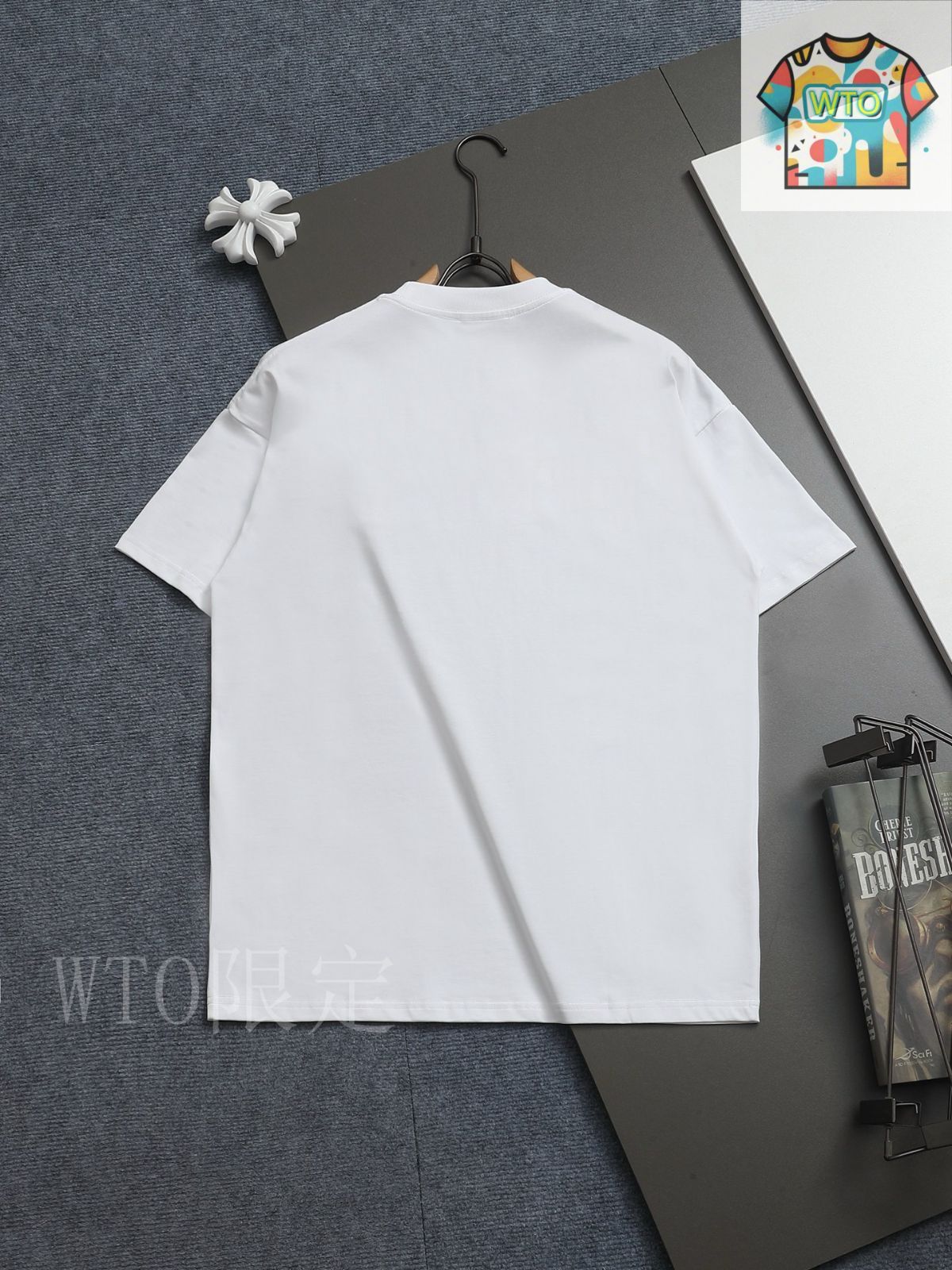 今日特価】PRADA プラダ 25 新款 ロゴ刺繍 クルーネック T - メルカリ