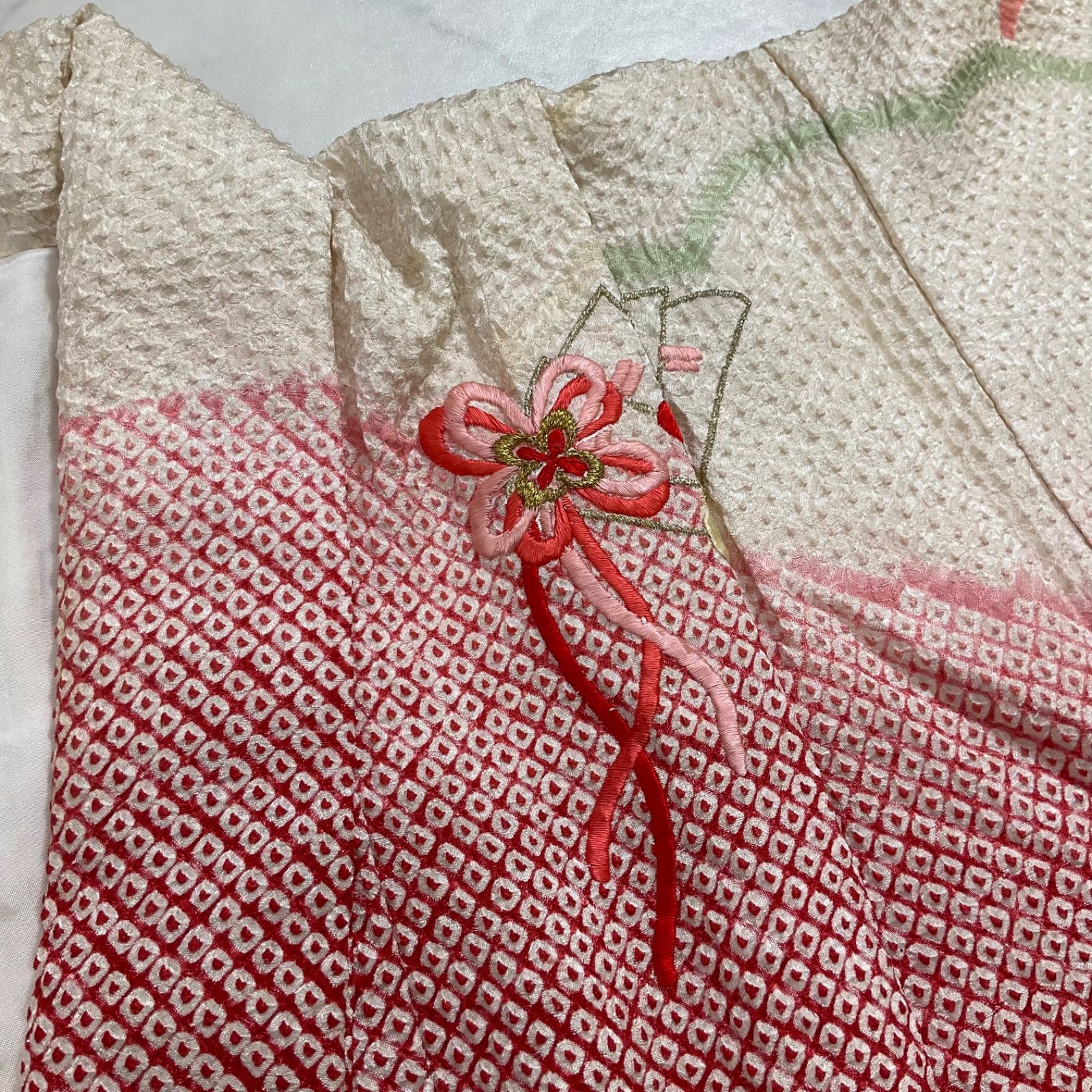 ◆kimono one◆ 同然◆5歳くらい用◆女の子着物◆正絹◆子供着物◆刺繍◆襦袢付き◆七五三◆袷◆裄52㎝肩丈126㎝◆七五三お詣り女の子着物こどものひお正月卒業式十三詣り◆G309 SKLAD-KIRPICHA_RU