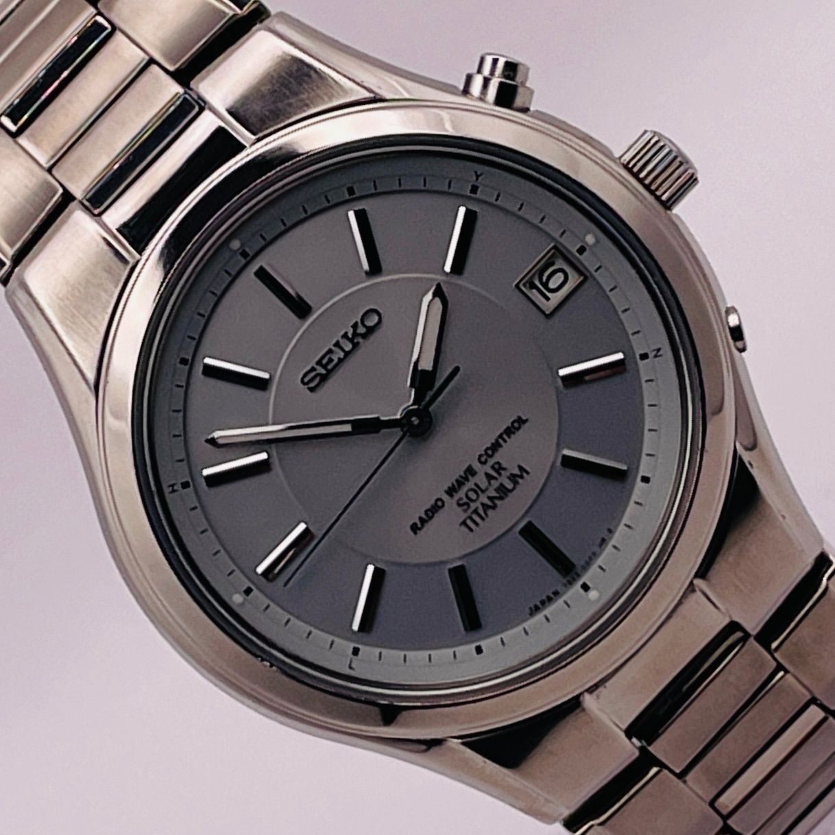 T630）希少! 美品【渡辺力氏デザイン】SEIKO セイコー 電波ソーラー 